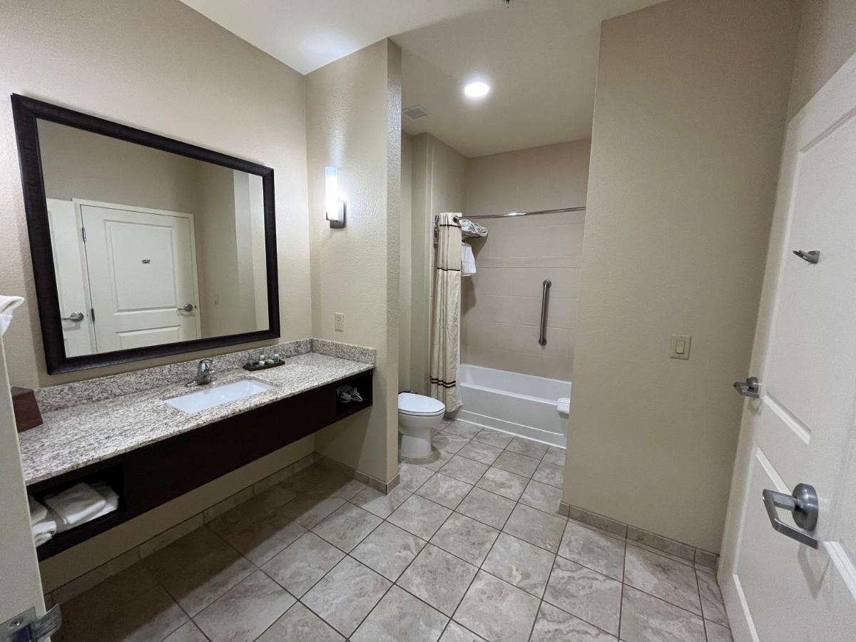 Comfort Inn & Suites Beeville Экстерьер фото
