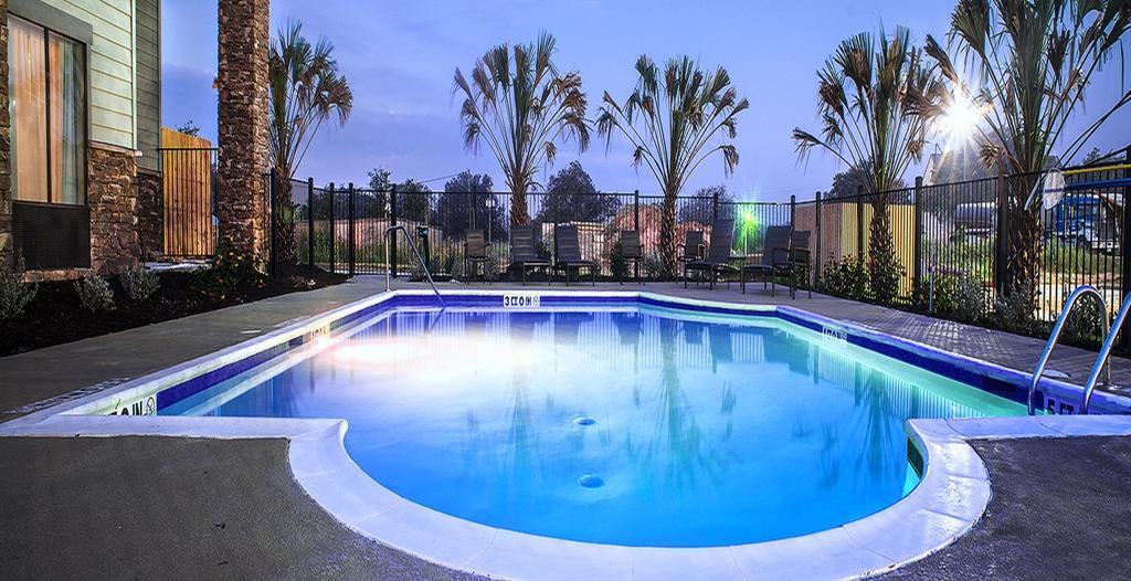 Comfort Inn & Suites Beeville Экстерьер фото