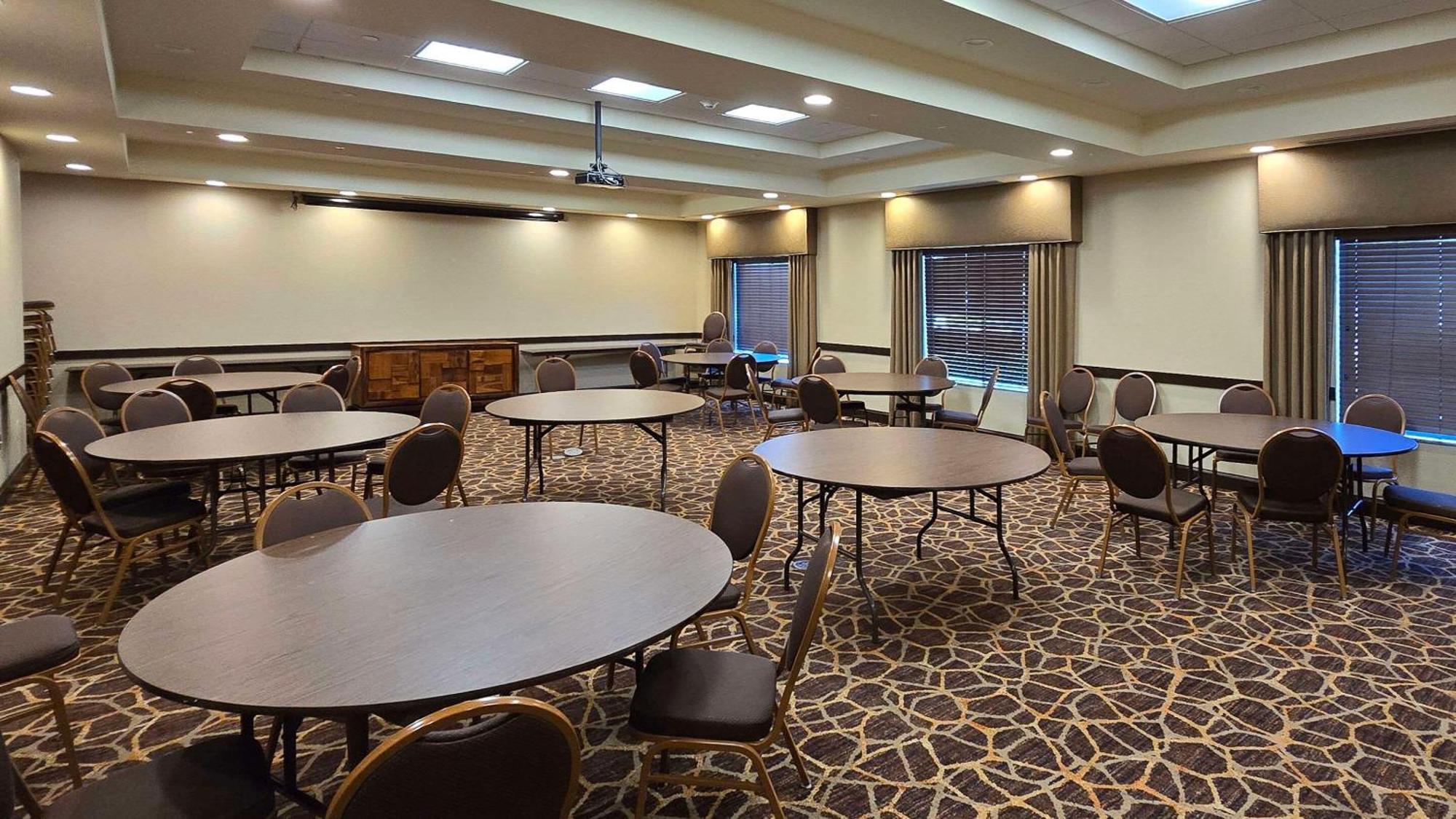Comfort Inn & Suites Beeville Экстерьер фото