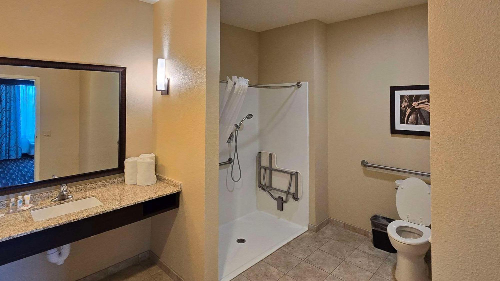 Comfort Inn & Suites Beeville Экстерьер фото