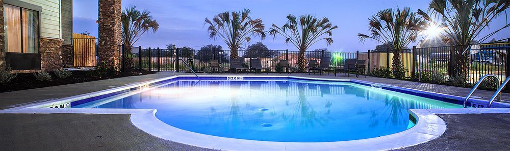 Comfort Inn & Suites Beeville Экстерьер фото